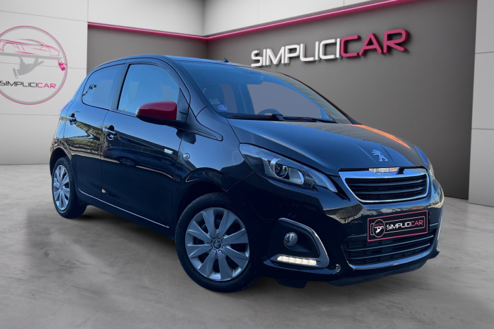 PEUGEOT 108