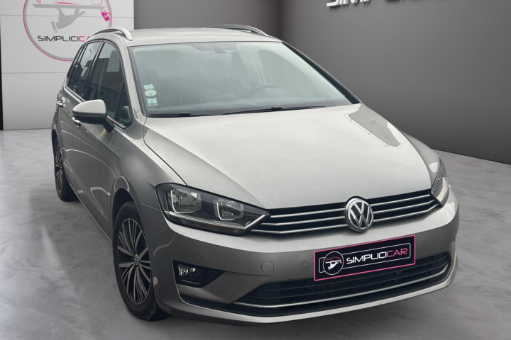 VOLKSWAGEN GOLF SPORTSVAN