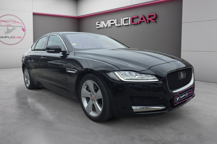JAGUAR XF