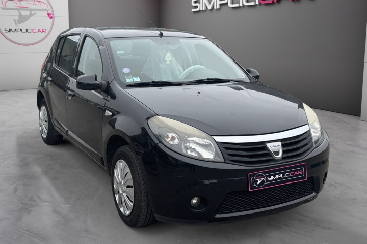 DACIA SANDERO