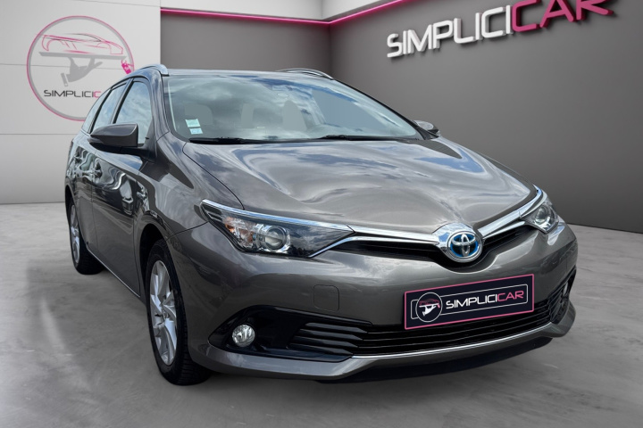 TOYOTA AURIS TOURING SPORTS
