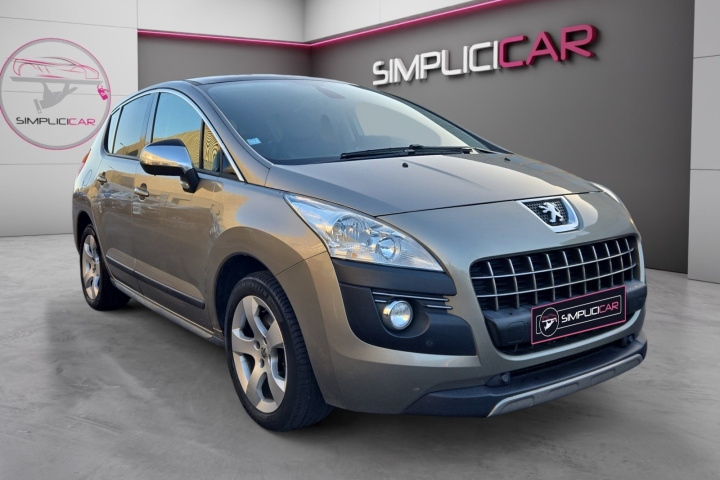 PEUGEOT 3008